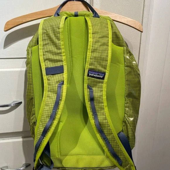 Patagonia Green Black Hole Cinch Bag Backpack